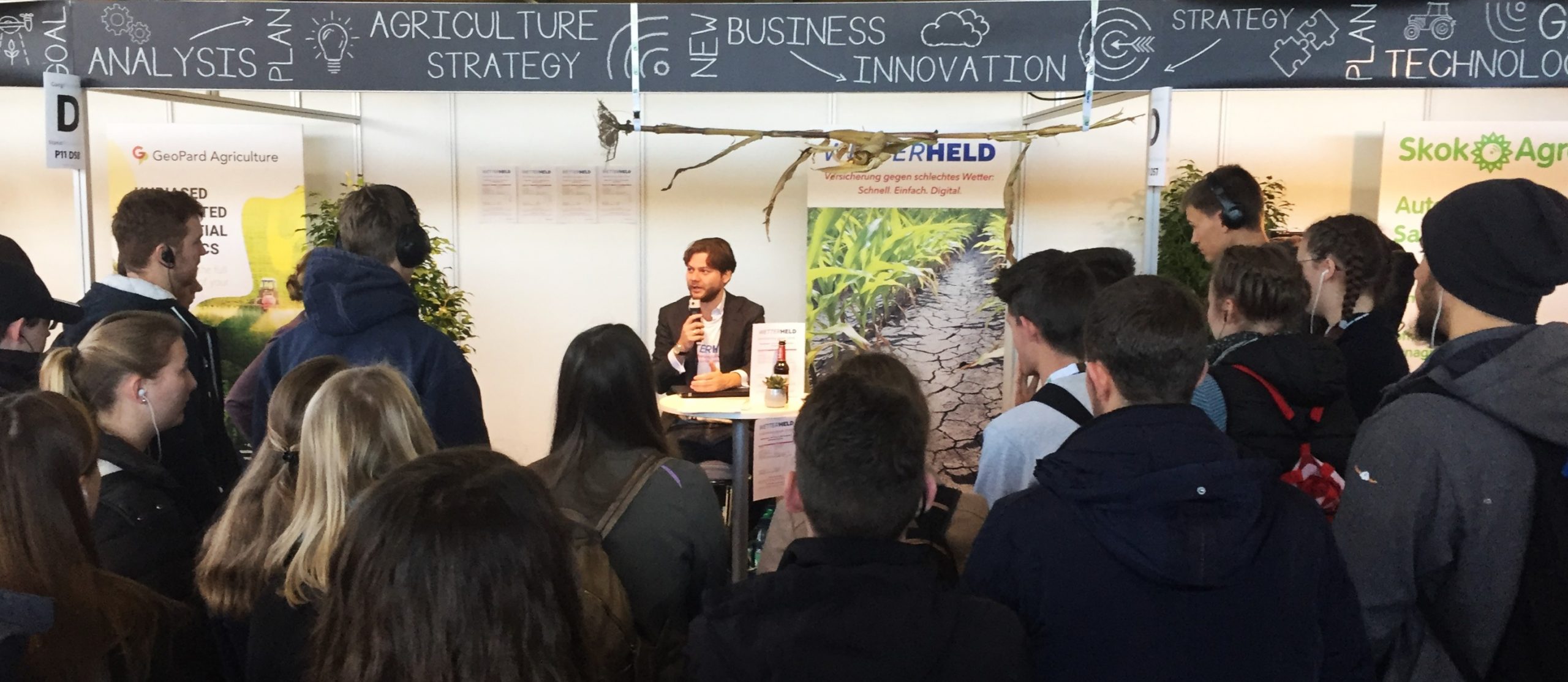 Drought insurance by Wetterheld, explained to Agritechnica visitors by our CEO Nikolaus Haufler
